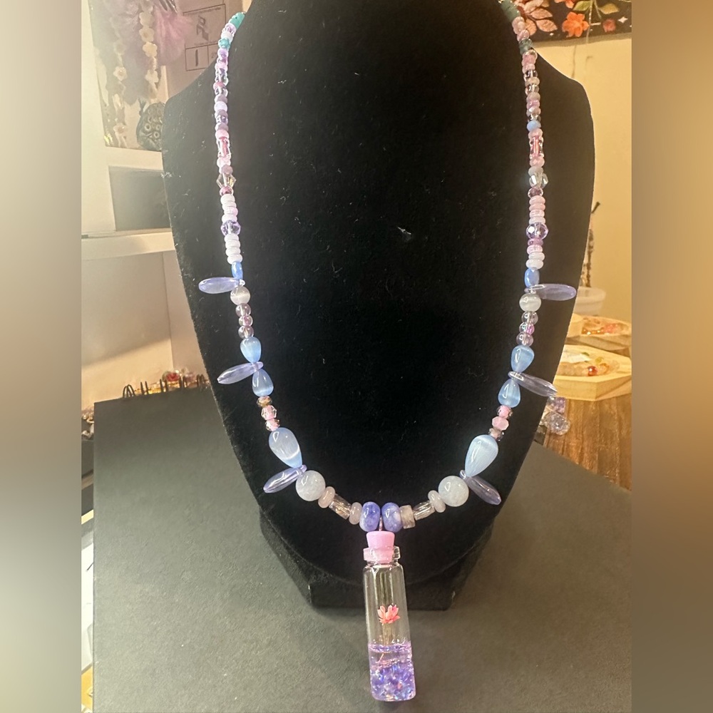 Elegant Beaded Necklace with Glass Pendant